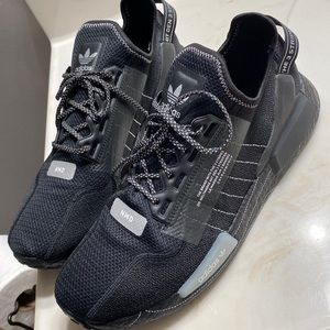 Black NMD_R1 V2